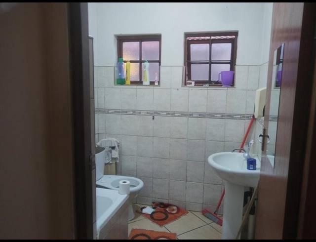 2 BEDROOM HOUSE FOR SALE IN LOUIS TRICHARDT